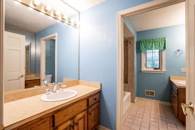 11723 N Bridgewater DRIVE, Mequon, WI 53092