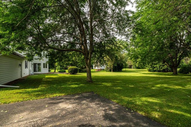 11723 N Bridgewater DRIVE, Mequon, WI 53092