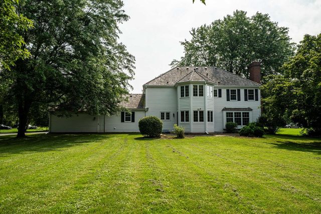 11723 N Bridgewater DRIVE, Mequon, WI 53092