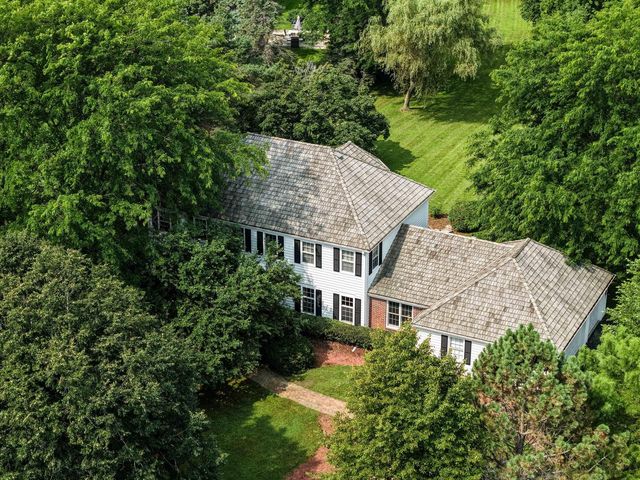 11723 N Bridgewater DRIVE, Mequon, WI 53092