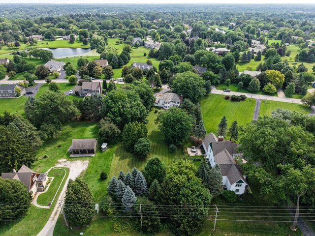 11723 N Bridgewater DRIVE, Mequon, WI 53092