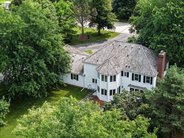 11723 N Bridgewater DRIVE, Mequon, WI 53092