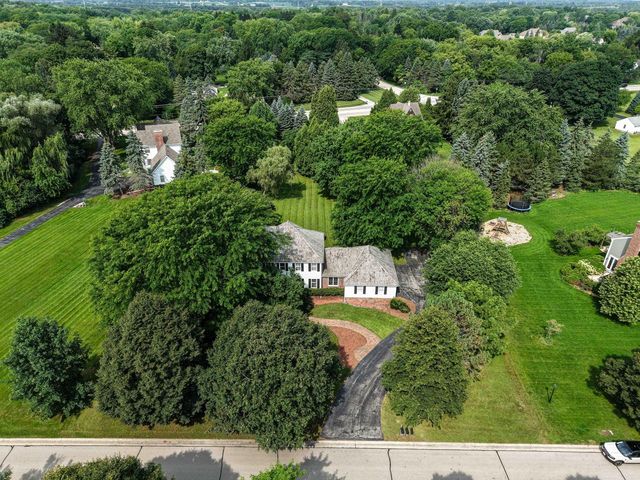 11723 N Bridgewater DRIVE, Mequon, WI 53092