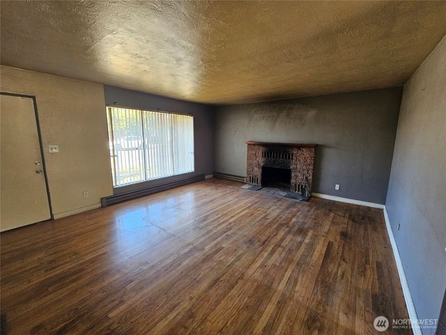 606 S 5th Avenue, Kelso, WA 98626