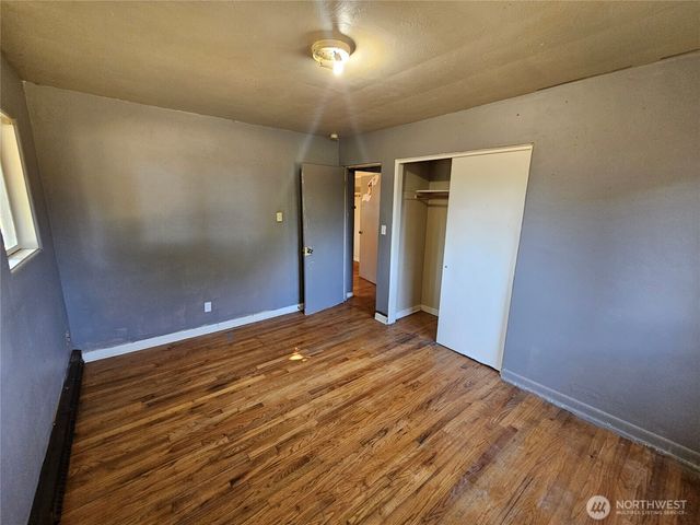 606 S 5th Avenue, Kelso, WA 98626