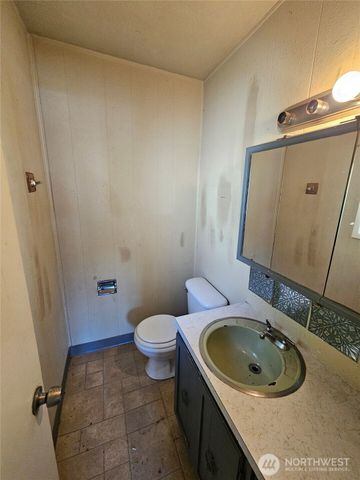 606 S 5th Avenue, Kelso, WA 98626