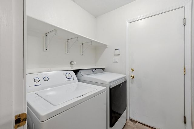 10212 Country Sage Court NW, Albuquerque, NM 87114