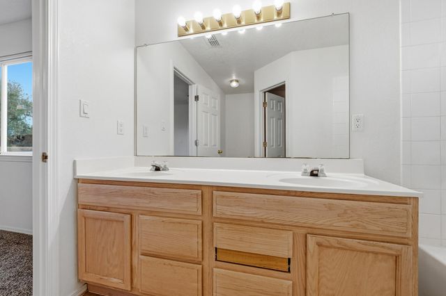 10212 Country Sage Court NW, Albuquerque, NM 87114