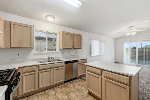 10212 Country Sage Court NW, Albuquerque, NM 87114