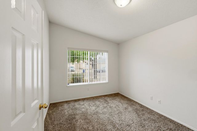 10212 Country Sage Court NW, Albuquerque, NM 87114