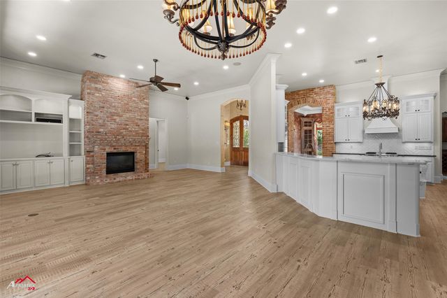 105 Calais Court, Bossier City, LA 71111