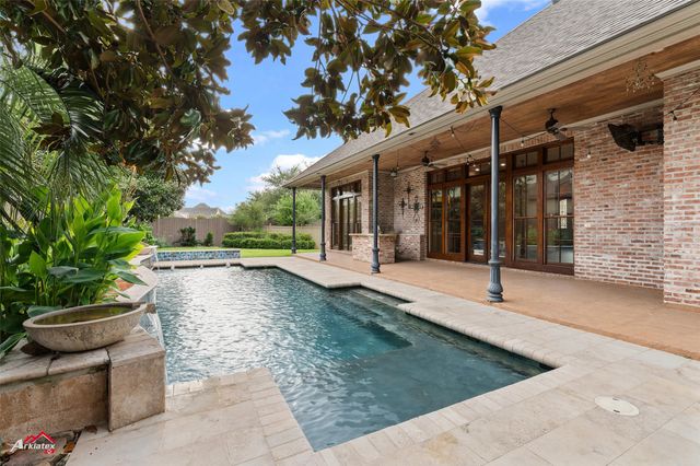 105 Calais Court, Bossier City, LA 71111