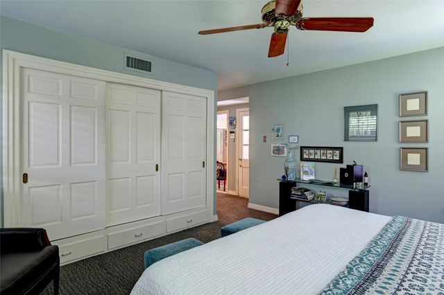 8910 Guernsey Lane, Dallas, TX 75220
