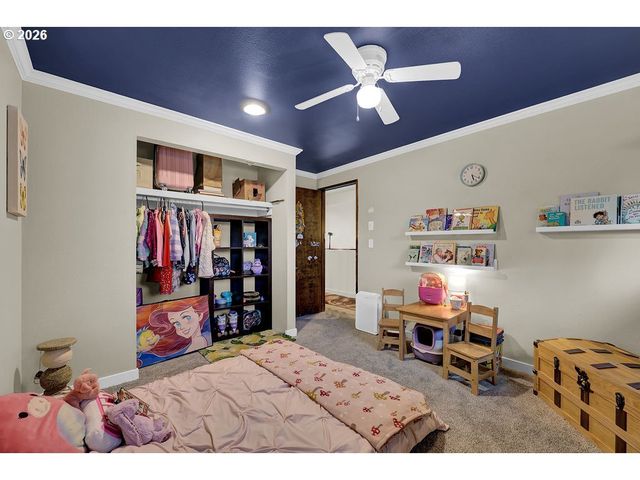 2700 HARLOW Rd, Eugene, OR 97401