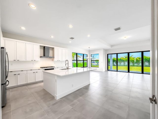 8286 Fishers Island Way, Boca Raton, FL 33434