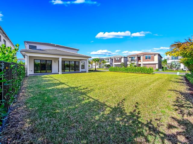 8286 Fishers Island Way, Boca Raton, FL 33434