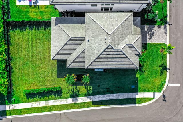 8286 Fishers Island Way, Boca Raton, FL 33434