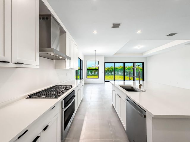 8286 Fishers Island Way, Boca Raton, FL 33434