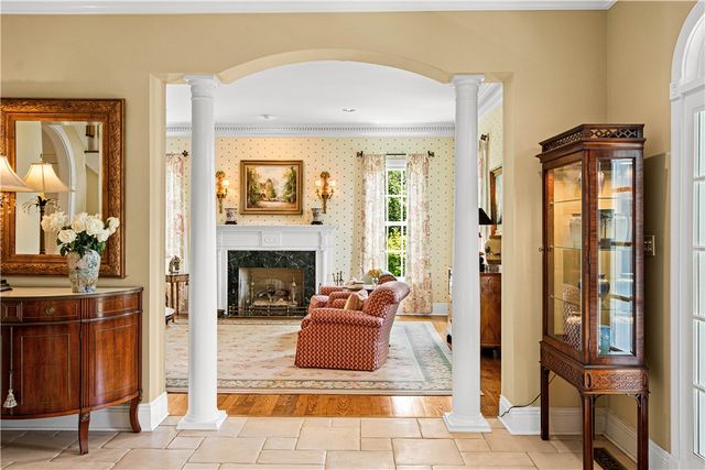128 Mount Blaine Dr, Peters Twp, PA 15317