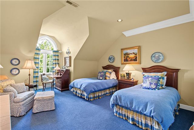 128 Mount Blaine Dr, Peters Twp, PA 15317