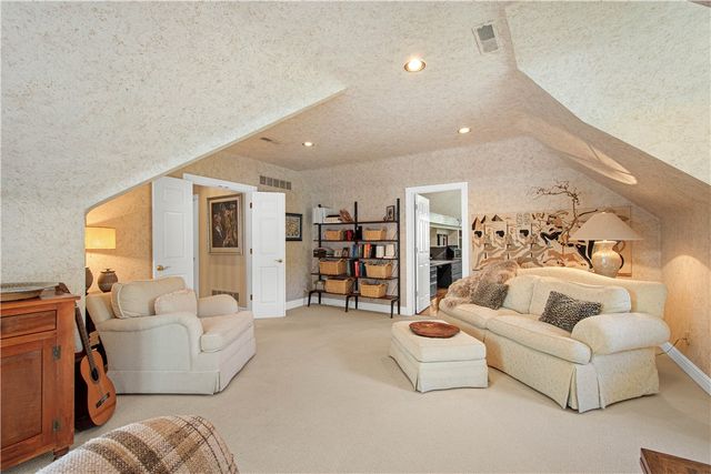 128 Mount Blaine Dr, Peters Twp, PA 15317