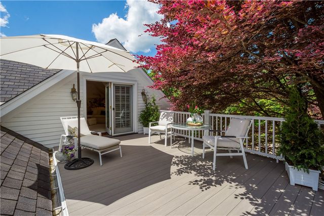 128 Mount Blaine Dr, Peters Twp, PA 15317
