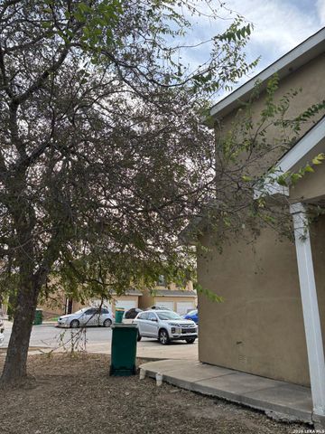 10614 Mathom, Universal City, TX 78148