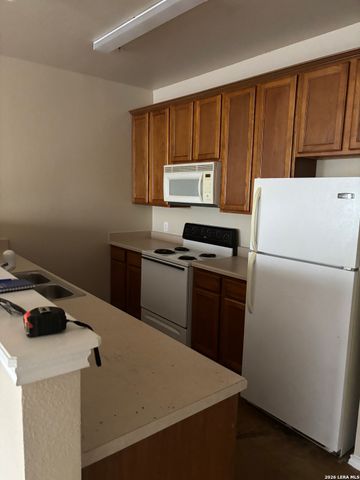 10614 Mathom, Universal City, TX 78148