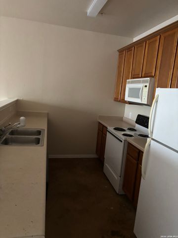 10614 Mathom, Universal City, TX 78148