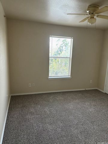 10614 Mathom, Universal City, TX 78148