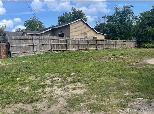 7724 Avenue J, Houston, TX 77012