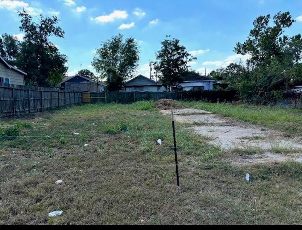 7724 Avenue J, Houston, TX 77012
