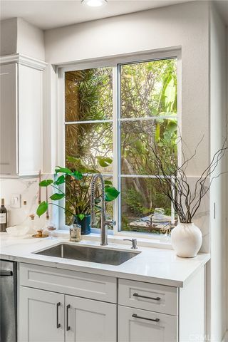 23301 Montecito, Valencia, CA 91354