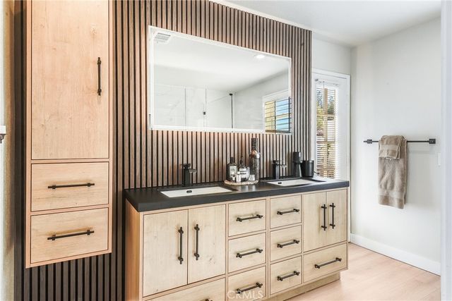 23301 Montecito, Valencia, CA 91354