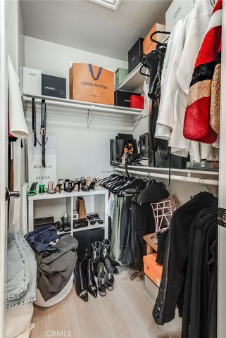 23301 Montecito, Valencia, CA 91354