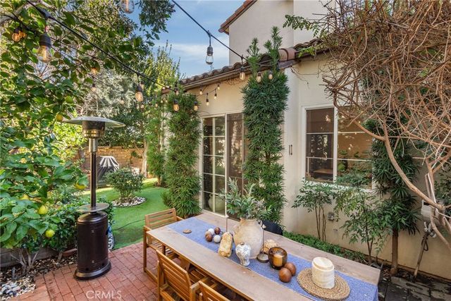 23301 Montecito, Valencia, CA 91354