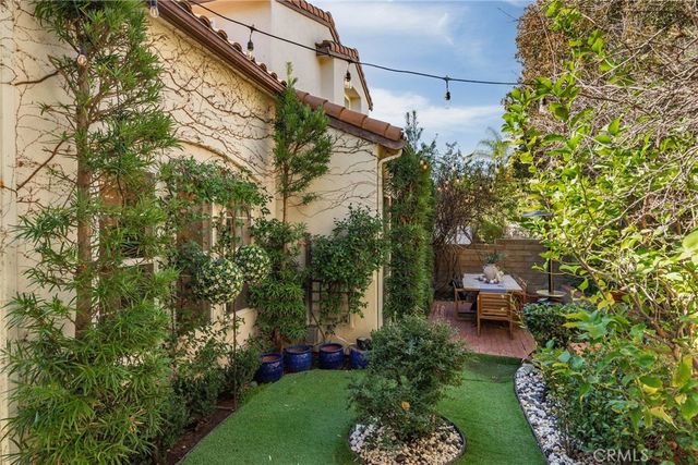 23301 Montecito, Valencia, CA 91354