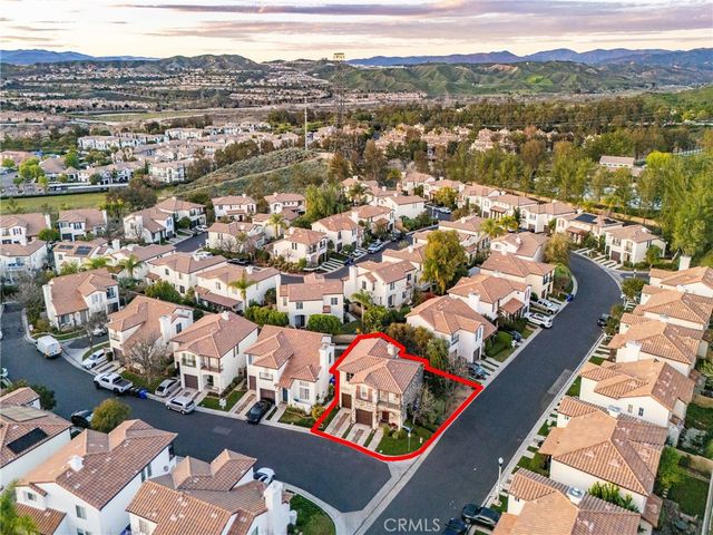 23301 Montecito, Valencia, CA 91354