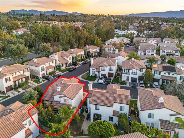 23301 Montecito, Valencia, CA 91354