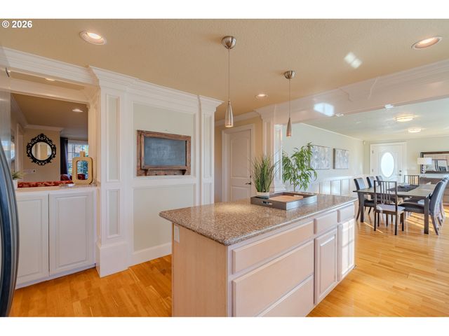 1221 Ne 103RD Ct, Vancouver, WA 98664