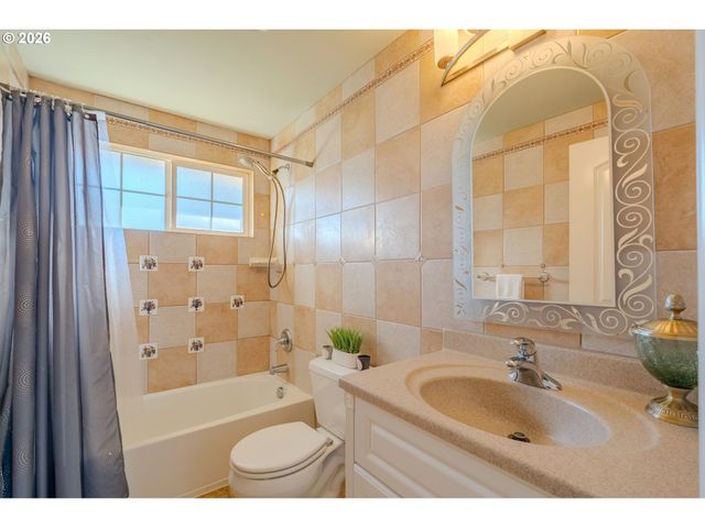 1221 Ne 103RD Ct, Vancouver, WA 98664