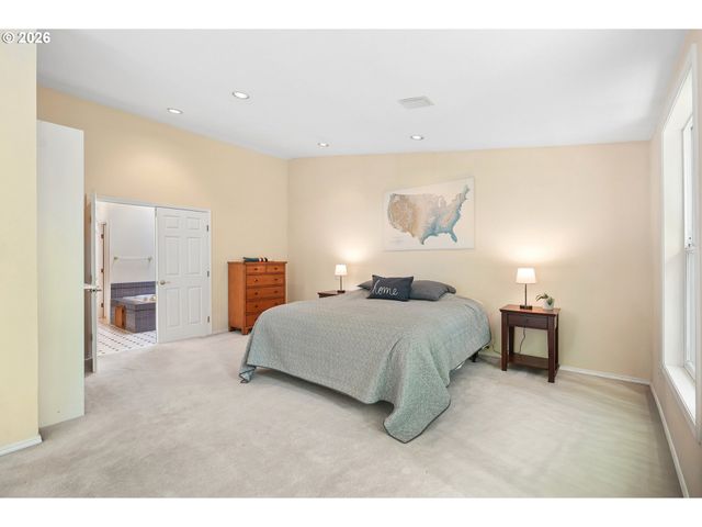 3322 Sw EVERGREEN Ter, Portland, OR 97205