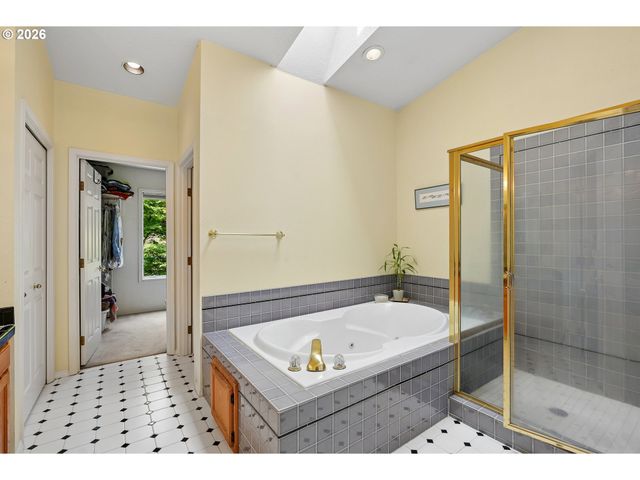 3322 Sw EVERGREEN Ter, Portland, OR 97205