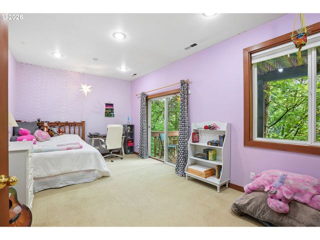 3322 Sw EVERGREEN Ter, Portland, OR 97205
