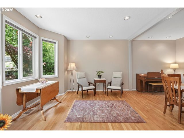 3322 Sw EVERGREEN Ter, Portland, OR 97205