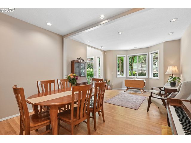 3322 Sw EVERGREEN Ter, Portland, OR 97205
