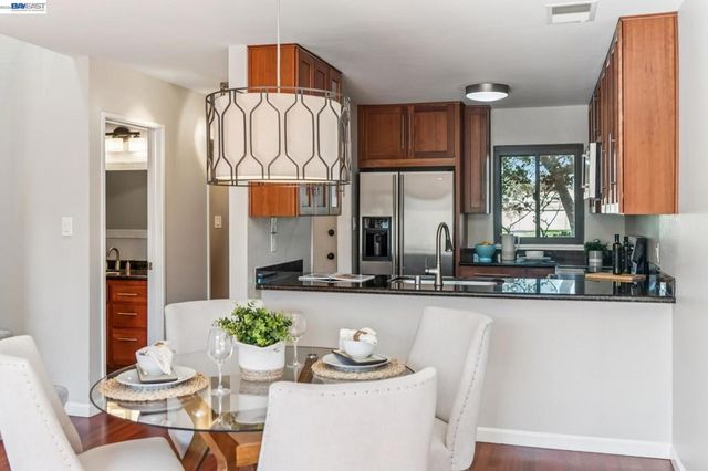 1149 Bismarck Ln, Alameda, CA 94502
