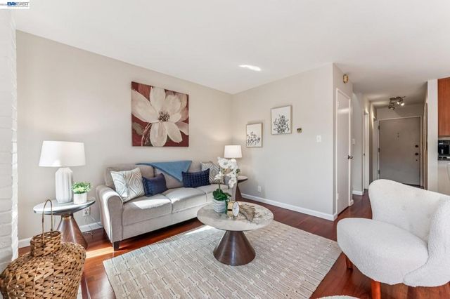1149 Bismarck Ln, Alameda, CA 94502