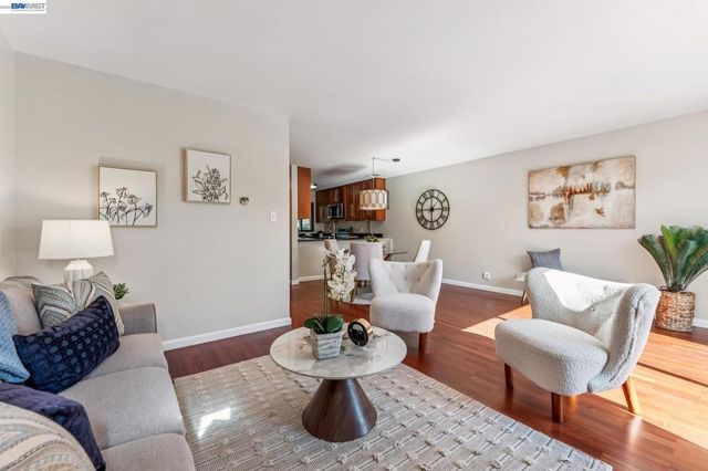 1149 Bismarck Ln, Alameda, CA 94502