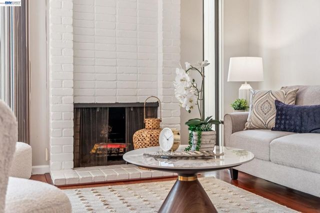 1149 Bismarck Ln, Alameda, CA 94502